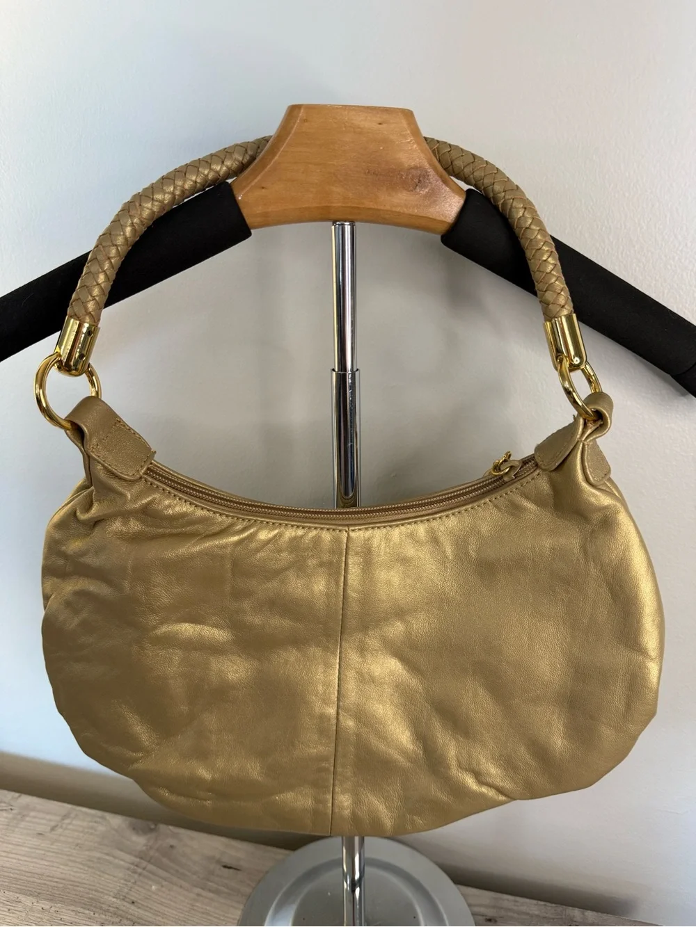 Great American Leatherworks Gold Leather Shoulder Bag - Picture 4 of 6